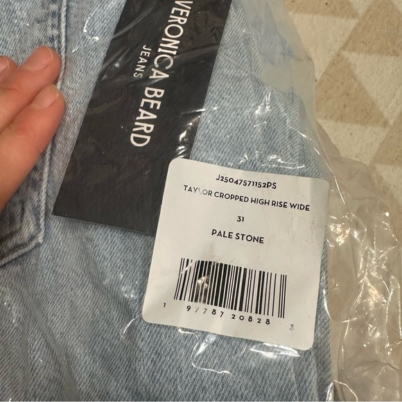 Veronica beard Taylor Cropped Wide-Leg Jean - Picture 4 of 4